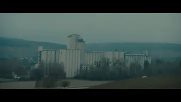 Zasłona do filmu "Kyma, l