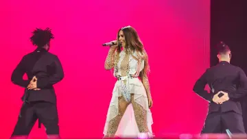 Zasłona do filmu "The Girls Aloud Show" #1633435