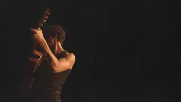 Zasłona do filmu "Shawn Mendes: For Friends and Family Only – A Live Concert Film" #664418