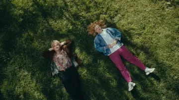 Zasłona do filmu "Jak być normalną" #781579