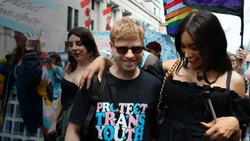 Zasłona do filmu "Love & Rage: Munroe Bergdorf" #1795510