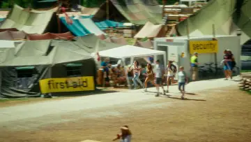 Zasłona do filmu "Camp d