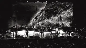 Zasłona do filmu "The Cure: The Show Of A Lost World (Troxy Live 2024)" #932190