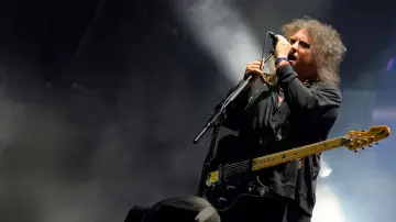 Zasłona do filmu "The Cure: The Show Of A Lost World (Troxy Live 2024)" #932191