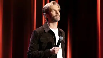Zasłona do filmu "Anthony Jeselnik: Bones and All" #1191204
