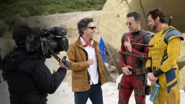Zasłona do filmu "Assembled: Za kulisami Deadpool & Wolverine" #982089