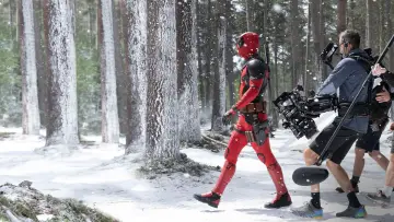 Zasłona do filmu "Assembled: Za kulisami Deadpool & Wolverine" #982092