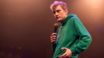 Zasłona do filmu "James Acaster: Hecklerzy mile widziani" #681923
