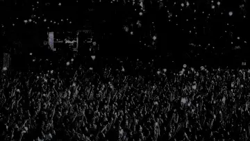 Zasłona do filmu "LINKIN PARK: UNSHATTER" #935428