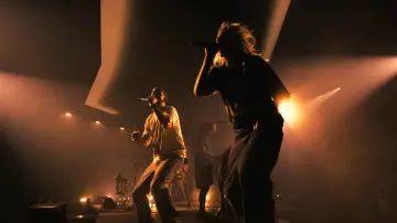 Zasłona do filmu "LINKIN PARK: UNSHATTER" #1807589