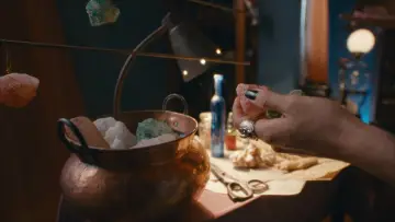 Zasłona do filmu "Deszcze nad klubem Babel" #1867962