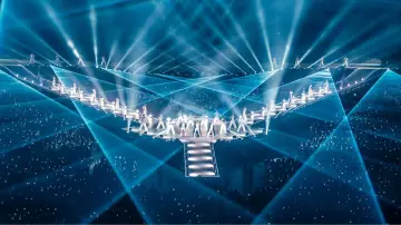 Zasłona do filmu "MISAMO JAPAN DOME TOUR 2024 “HAUTE COUTURE”" #735296