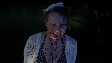 Zasłona do filmu "Bloody Axe Wound" #704226