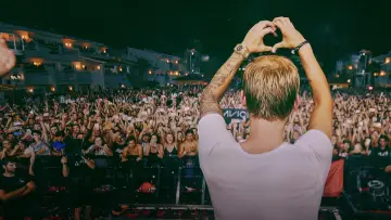 Zasłona do filmu "Avicii: Mój ostatni koncert" #941714