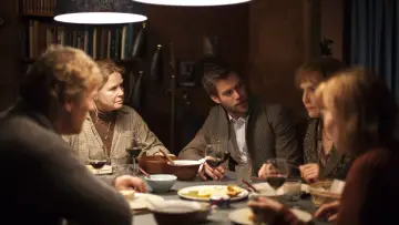 Zasłona do filmu "Dwa życia" #1527330