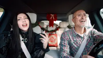Zasłona do filmu "Carpool Karaoke na Święta" #678372