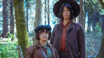 Zasłona do filmu "Em & Selma Go Griffin Hunting" #1906216