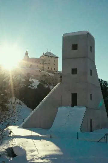 Plakat do filmu "Nos chastè – Das Schloss Tarasp und seine märchenhafte Geschichte" #1631642
