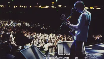 Zasłona do filmu "Oasis LIVE AT KNEBWORTH: August 10th, 1996" #976750
