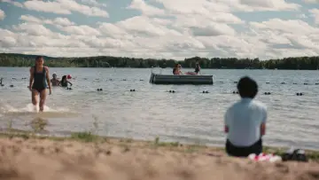 Zasłona do filmu "Sunfish (& Other Stories on Green Lake)" #1298546