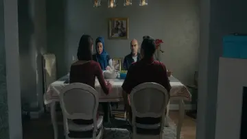Zasłona do filmu "Cam Sehpa" #921597