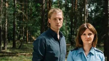 Zasłona do filmu "Der Krimi aus Brandenburg: Die Raaben und das tote Mädchen" #1757356
