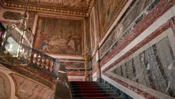 Zasłona do filmu "Les trésors des ambassades parisiennes" #1757355