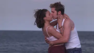 Zasłona do filmu "LOVE LOVE" #971244