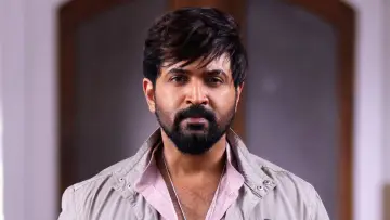 Zasłona do filmu "ரெட்ட தல" #593320
