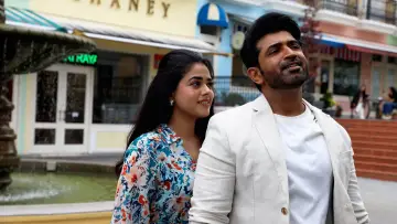 Zasłona do filmu "ரெட்ட தல" #593342