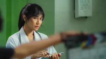 Zasłona do filmu "Descendants of the Sun" #1624277