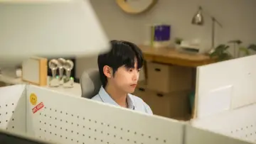 Zasłona do filmu "마이 댐 비즈니스" #1186990