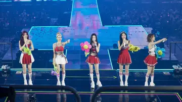 Zasłona do filmu "Red Velvet Happiness Diary : My Dear, ReVe1uv in Cinemas" #1712319