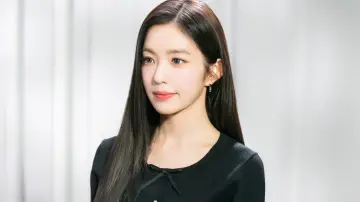 Zasłona do filmu "Red Velvet Happiness Diary : My Dear, ReVe1uv in Cinemas" #1712325