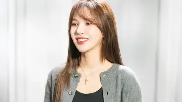 Zasłona do filmu "Red Velvet Happiness Diary : My Dear, ReVe1uv in Cinemas" #1712327