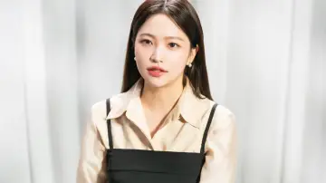 Zasłona do filmu "Red Velvet Happiness Diary : My Dear, ReVe1uv in Cinemas" #1712329