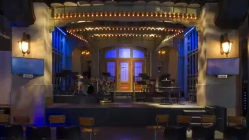Zasłona do filmu "Ladies & Gentlemen... 50 Years of SNL Music" #734558