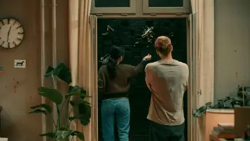Zasłona do filmu "Za murem" #589500