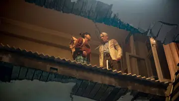 Zasłona do filmu "Za murem" #589511