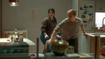 Zasłona do filmu "Za murem" #589512