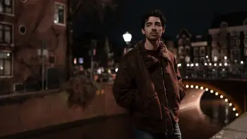 Zasłona do filmu "Jonas Brothers: Zdążyć na Święta" #589695