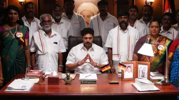 Zasłona do filmu "கராத்தே பாபு" #1195936