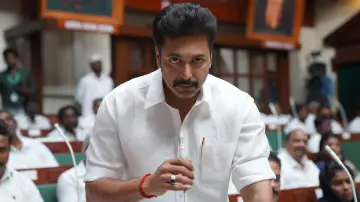 Zasłona do filmu "கராத்தே பாபு" #1195943