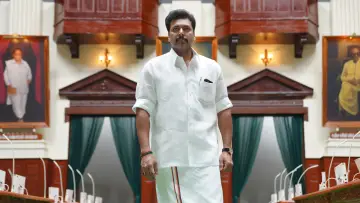 Zasłona do filmu "கராத்தே பாபு" #1195944