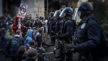 Zasłona do filmu "WTO/99" #981918