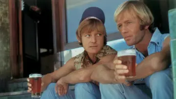 Zasłona do filmu "Love of an Icon: The Legend of Crocodile Dundee" #1906815