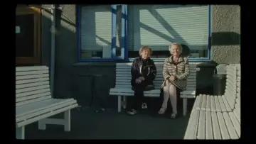 Zasłona do filmu "Grunt pod naszymi stopami" #805194