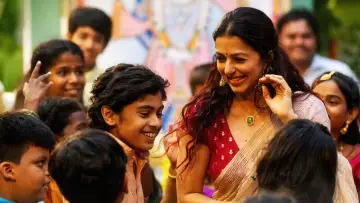 Zasłona do filmu "యుఫోరియా" #541059