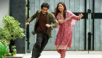 Zasłona do filmu "యుఫోరియా" #541060