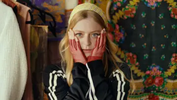 Zasłona do filmu "Idiotka" #530425